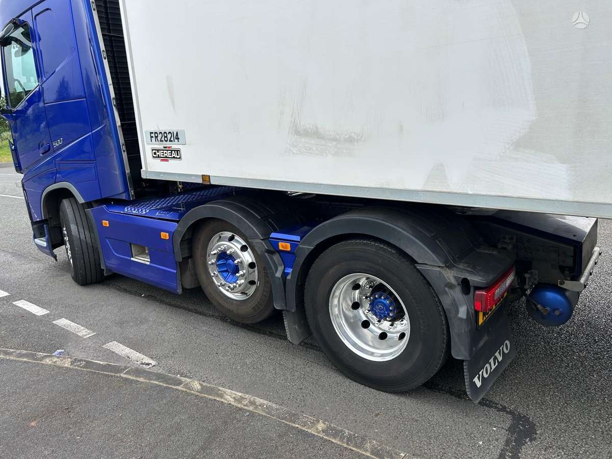 Volvo FH500, double sleeper