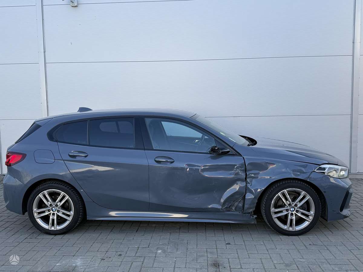 BMW 120, 2.0 l., hatchback