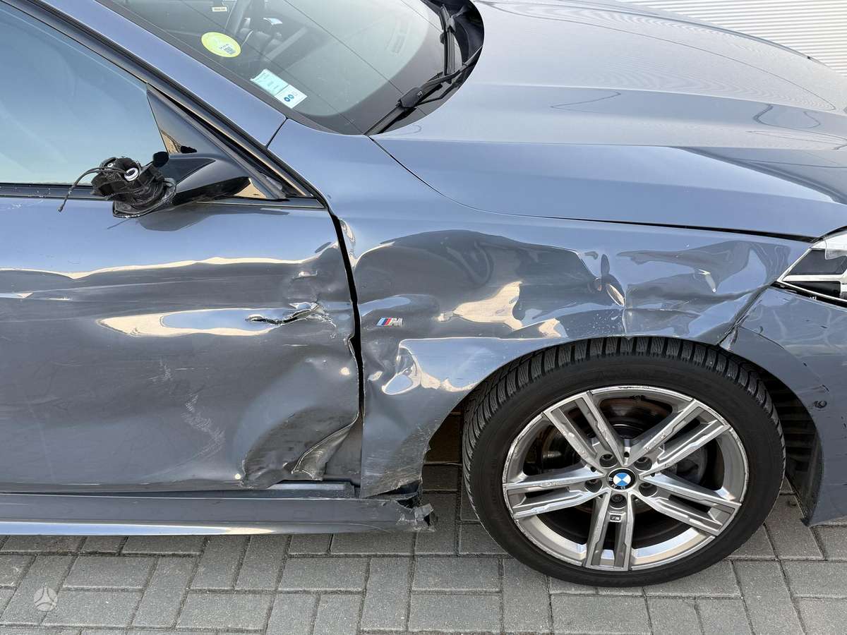 BMW 120, 2.0 l., hatchback