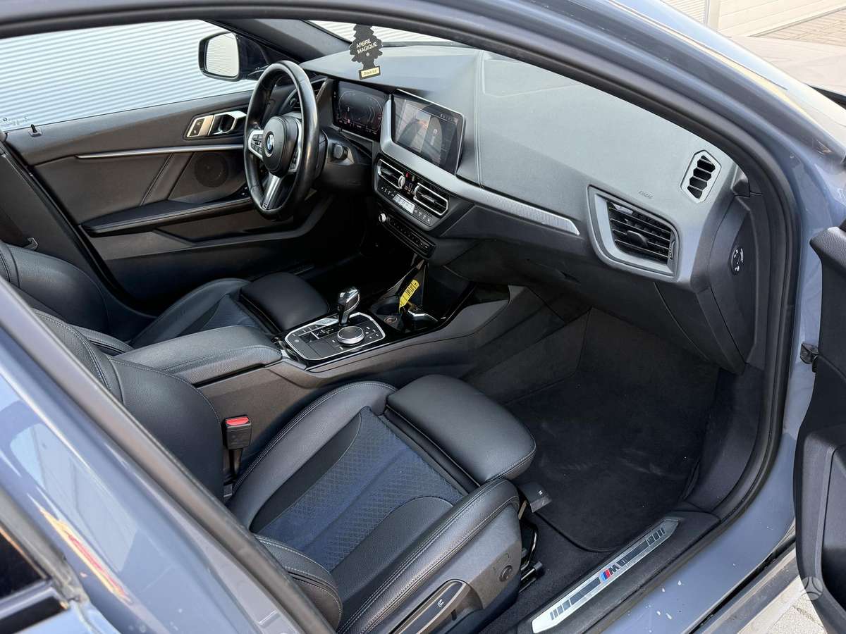 BMW 120, 2.0 l., hatchback