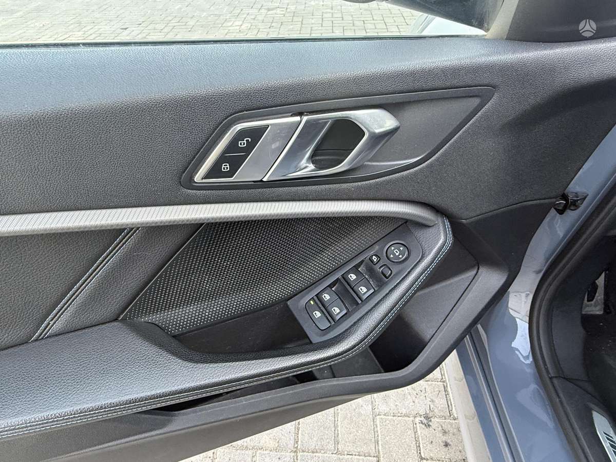 BMW 120, 2.0 l., hatchback