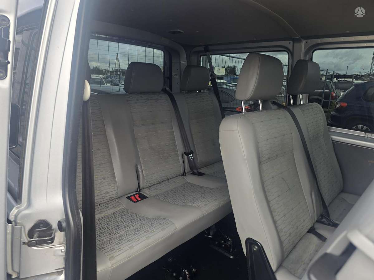 Volkswagen Transporter - 8