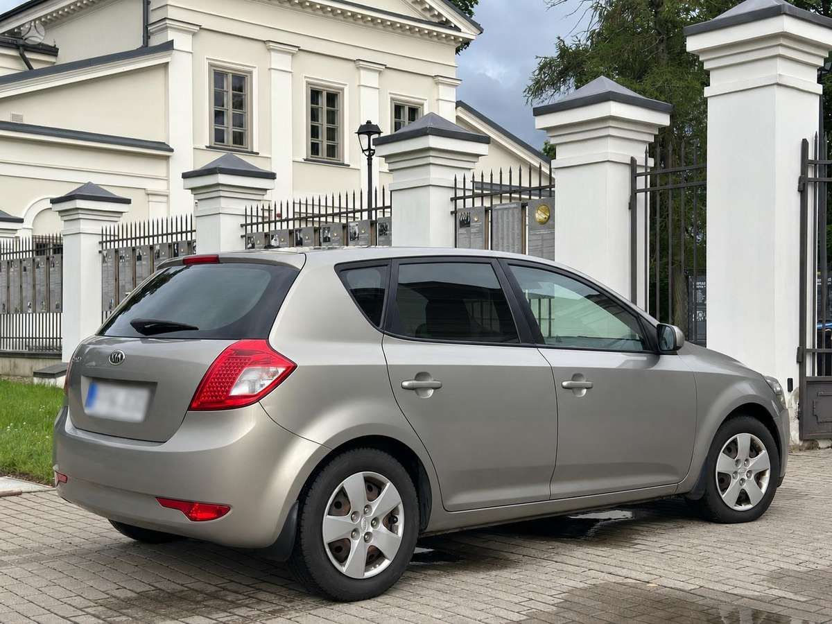 Kia Ceed, 1.6 l., hatchback