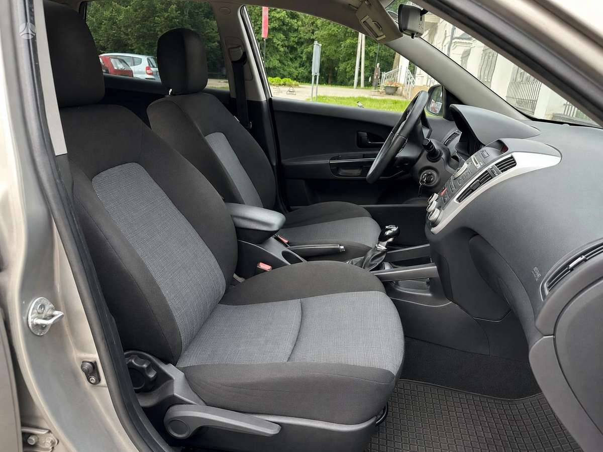 Kia Ceed, 1.6 l., hatchback