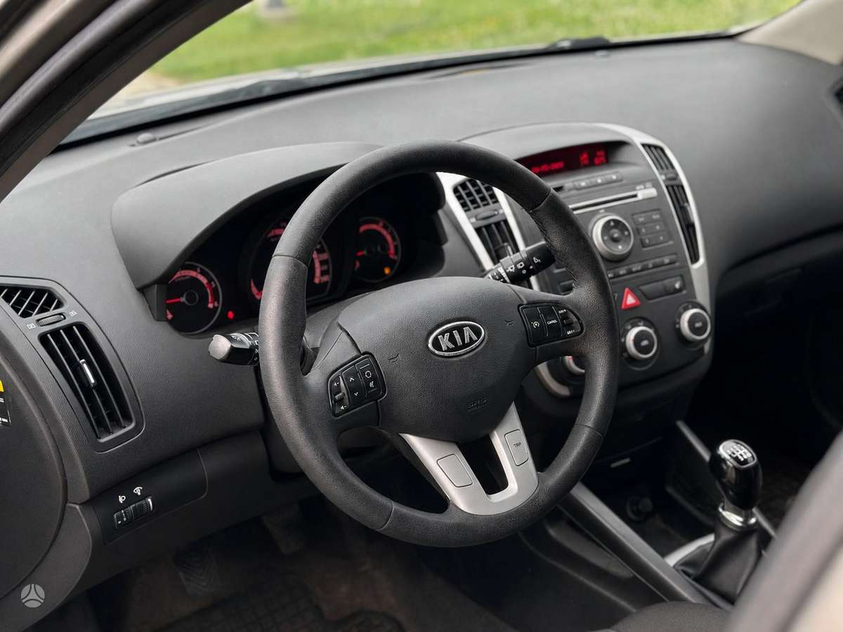 Kia Ceed, 1.6 l., Хэтчбек