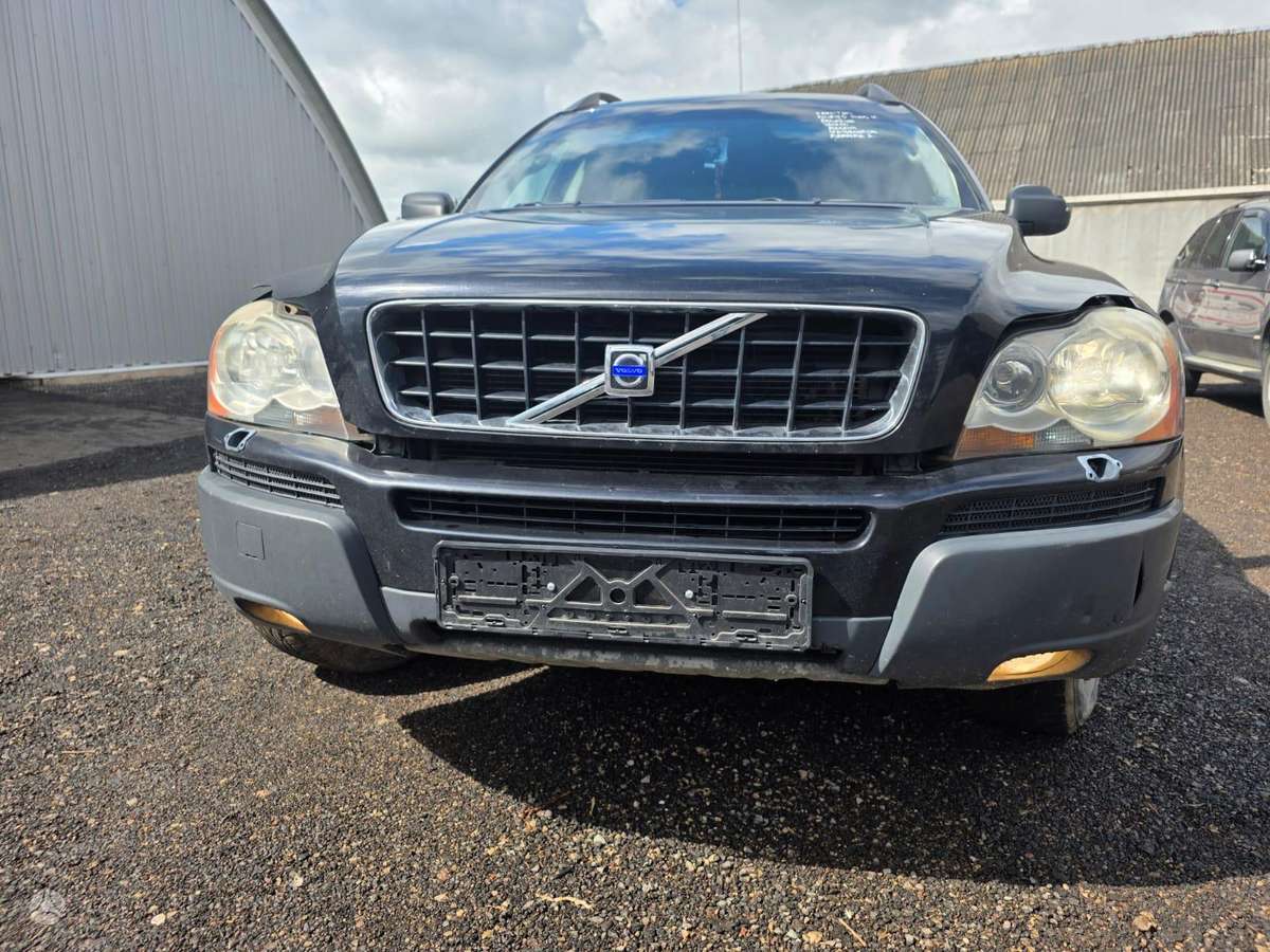 Volvo XC90 for parts