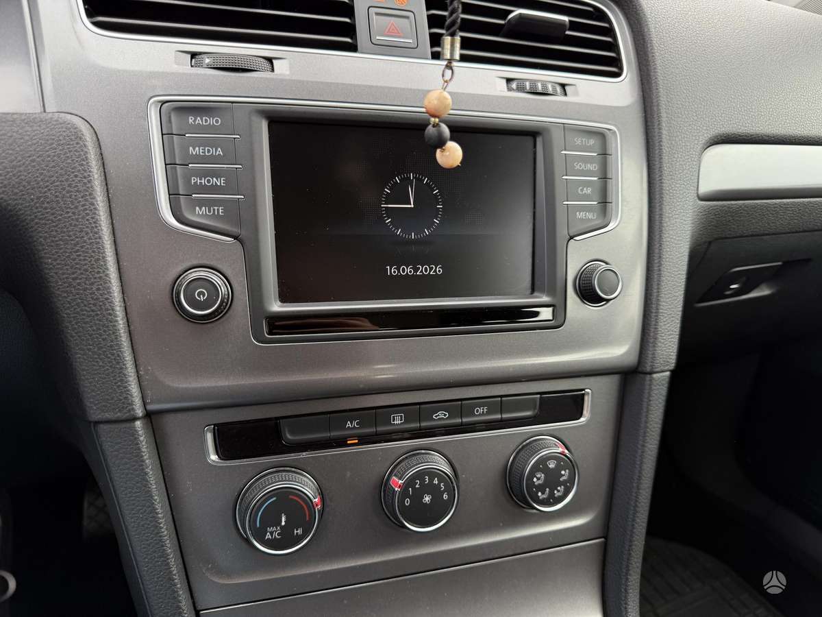 Volkswagen Golf - 12