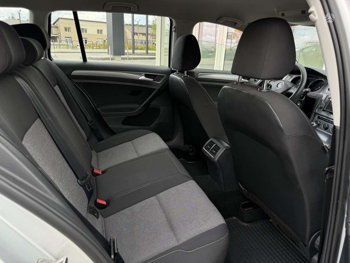 Volkswagen Golf - 9