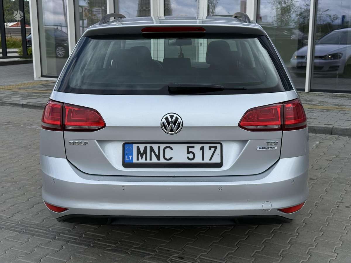 Volkswagen Golf - 5