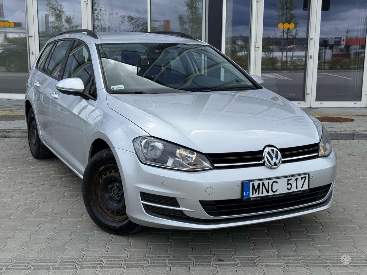 Volkswagen Golf - 1