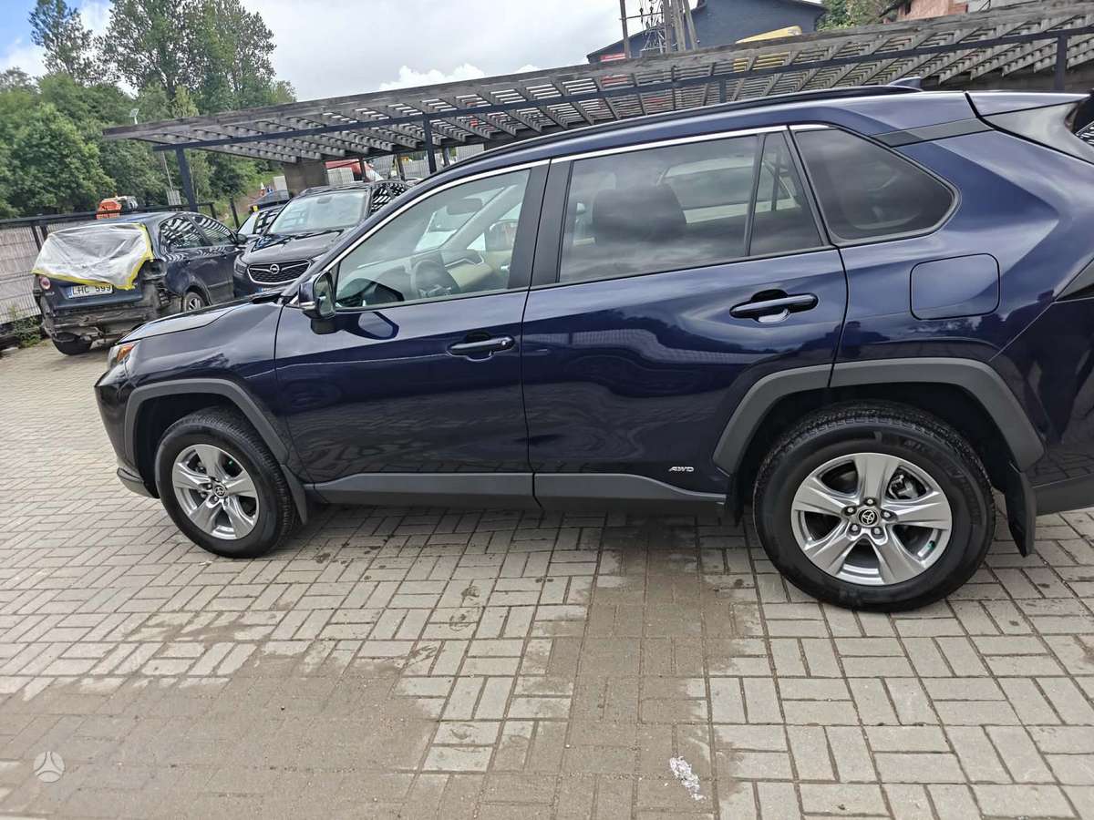 Toyota RAV4 - 7