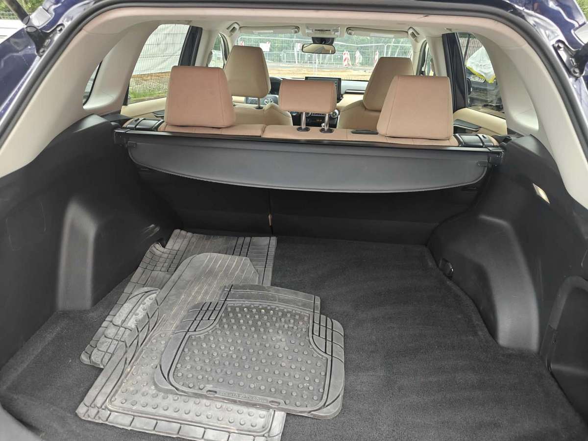 Toyota RAV4 - 8
