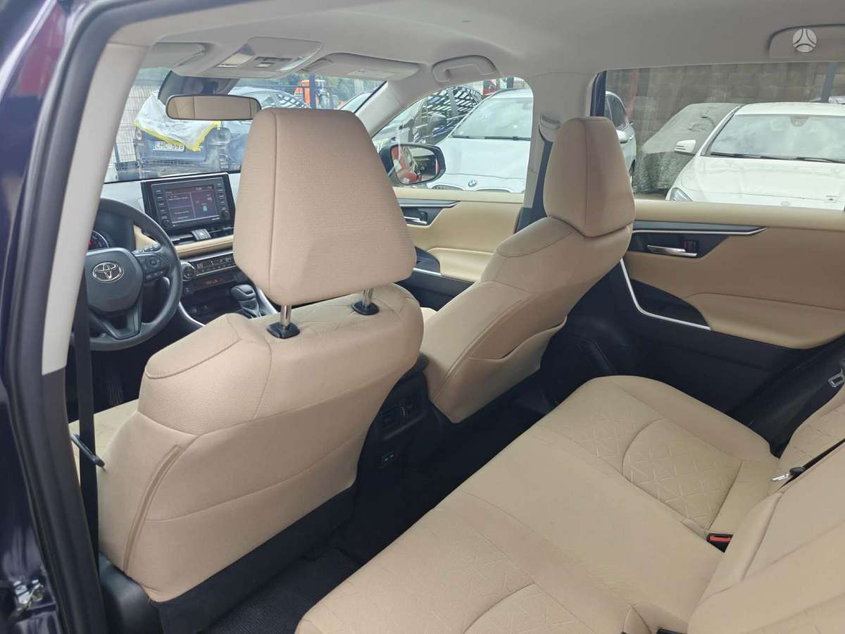 Toyota RAV4 - 9