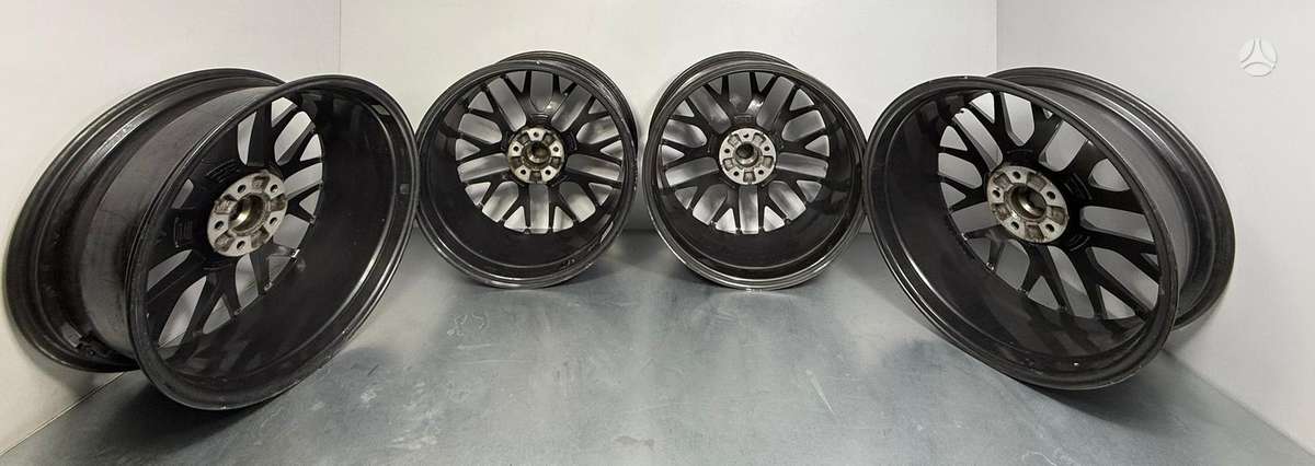 Porsche Macan, light alloy, R20