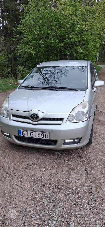 Toyota Corolla Verso, 2.2 l., Универсал