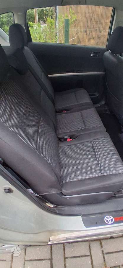 Toyota Corolla Verso - 6