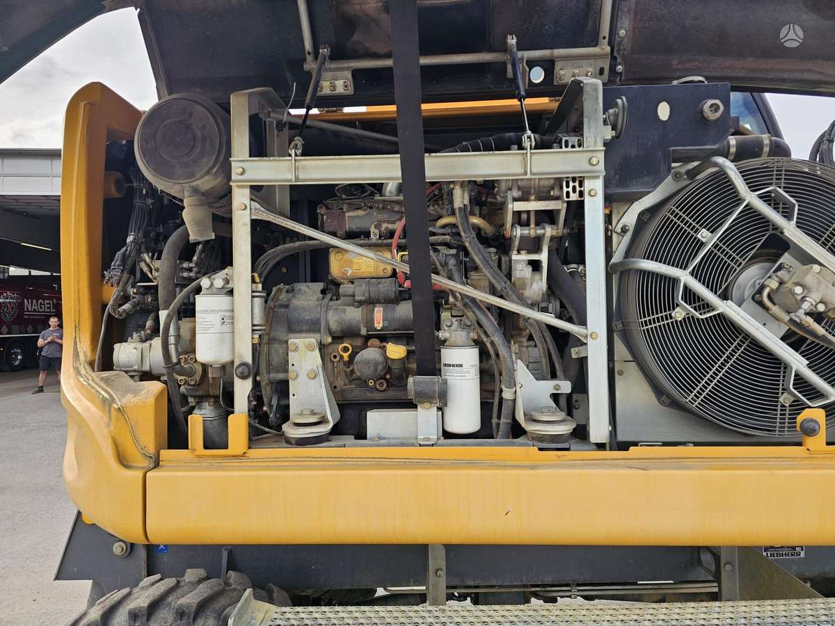 Liebherr A912 Compact, экскаваторы