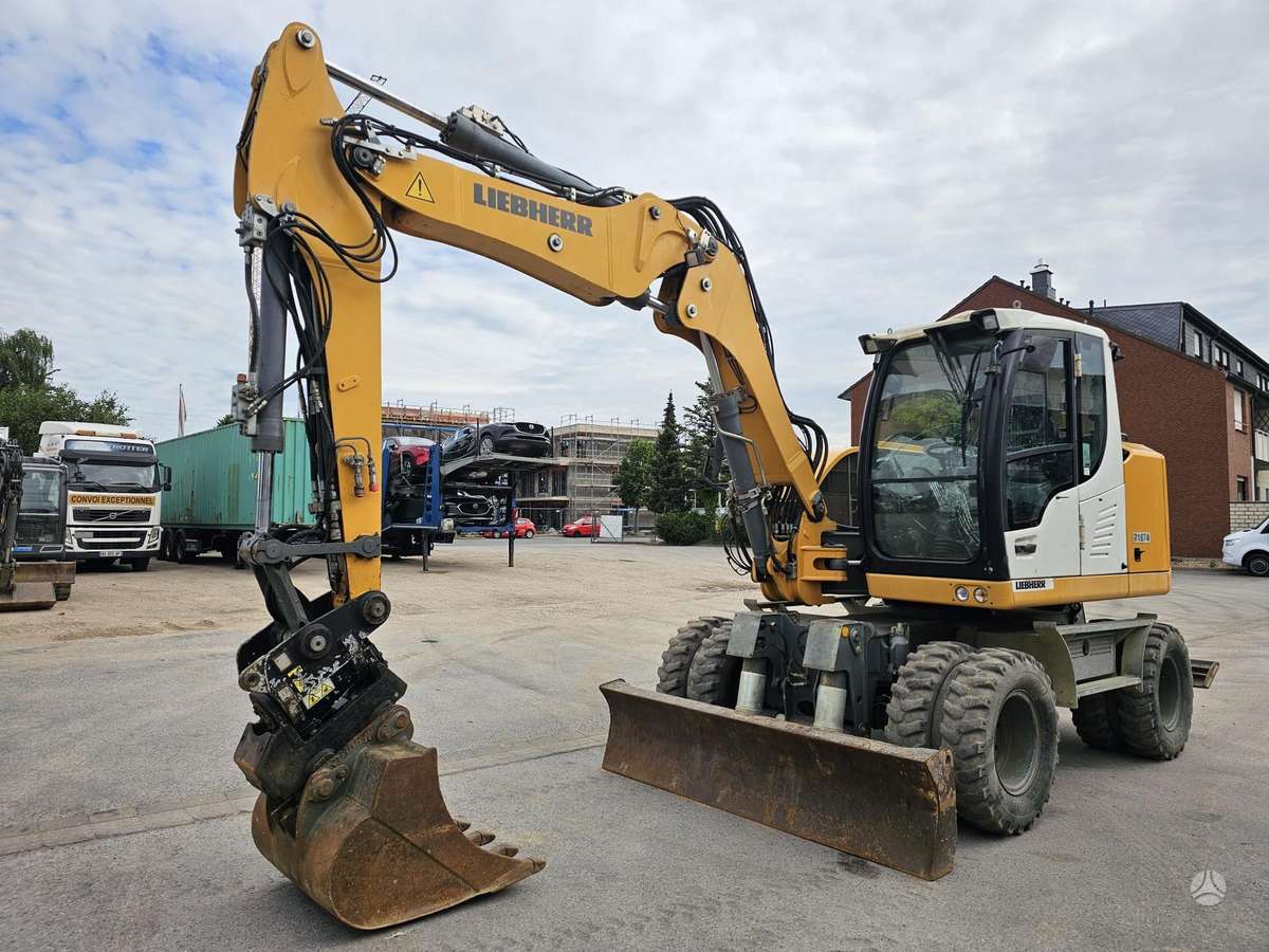 Liebherr A912 Compact, ekskavatoriai