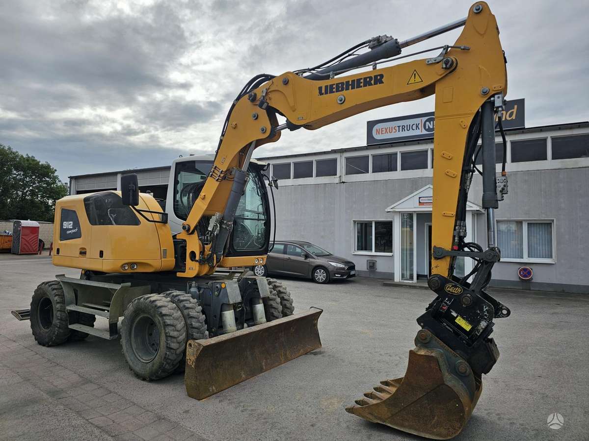 Liebherr A912 Compact, экскаваторы