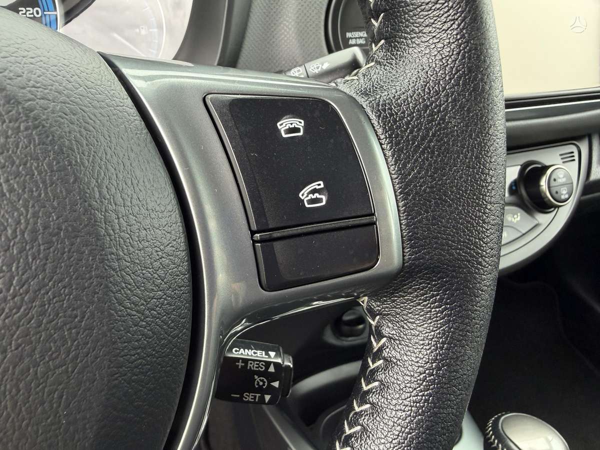 Toyota Yaris - 11