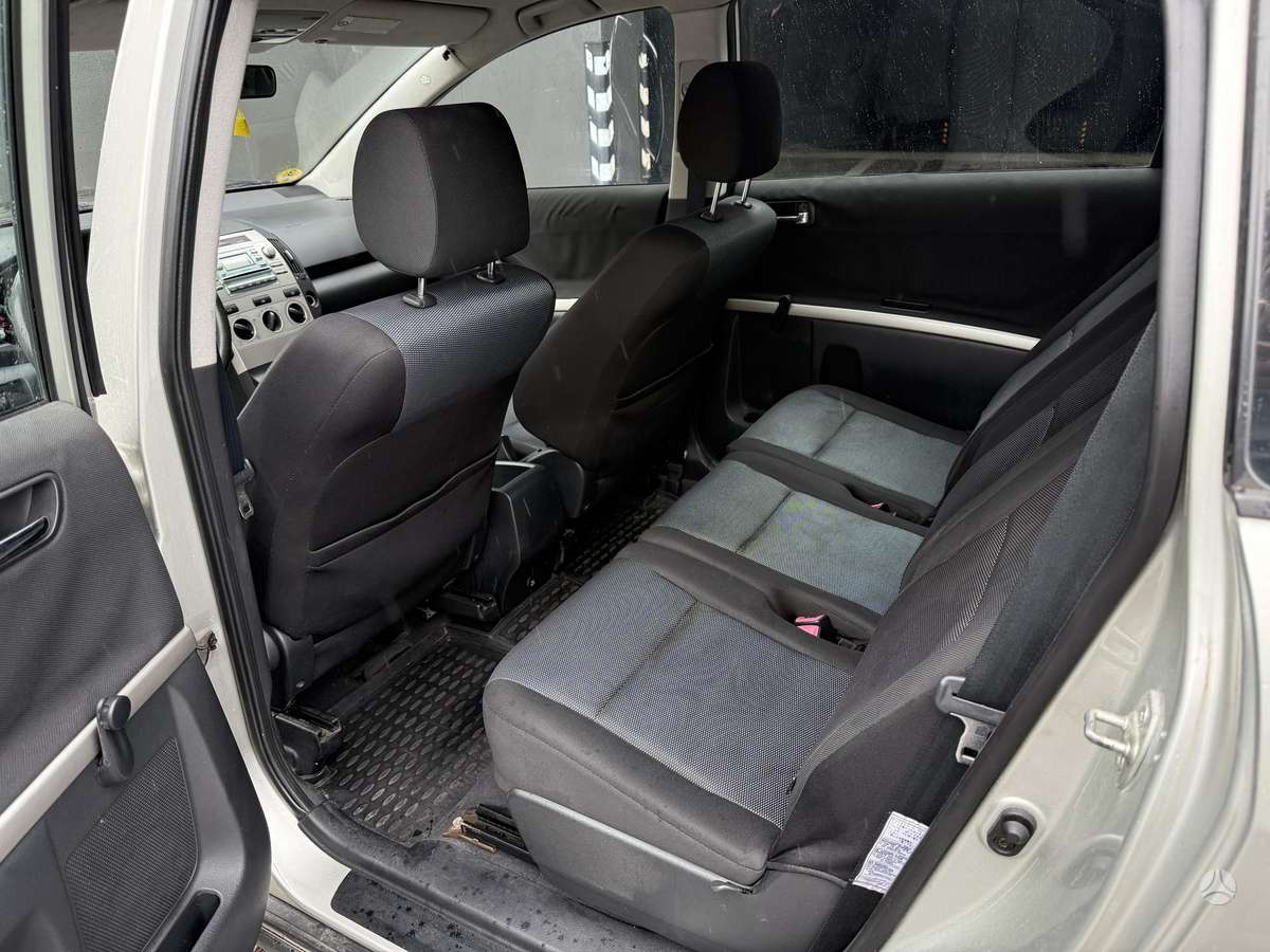 Toyota Corolla Verso - 3
