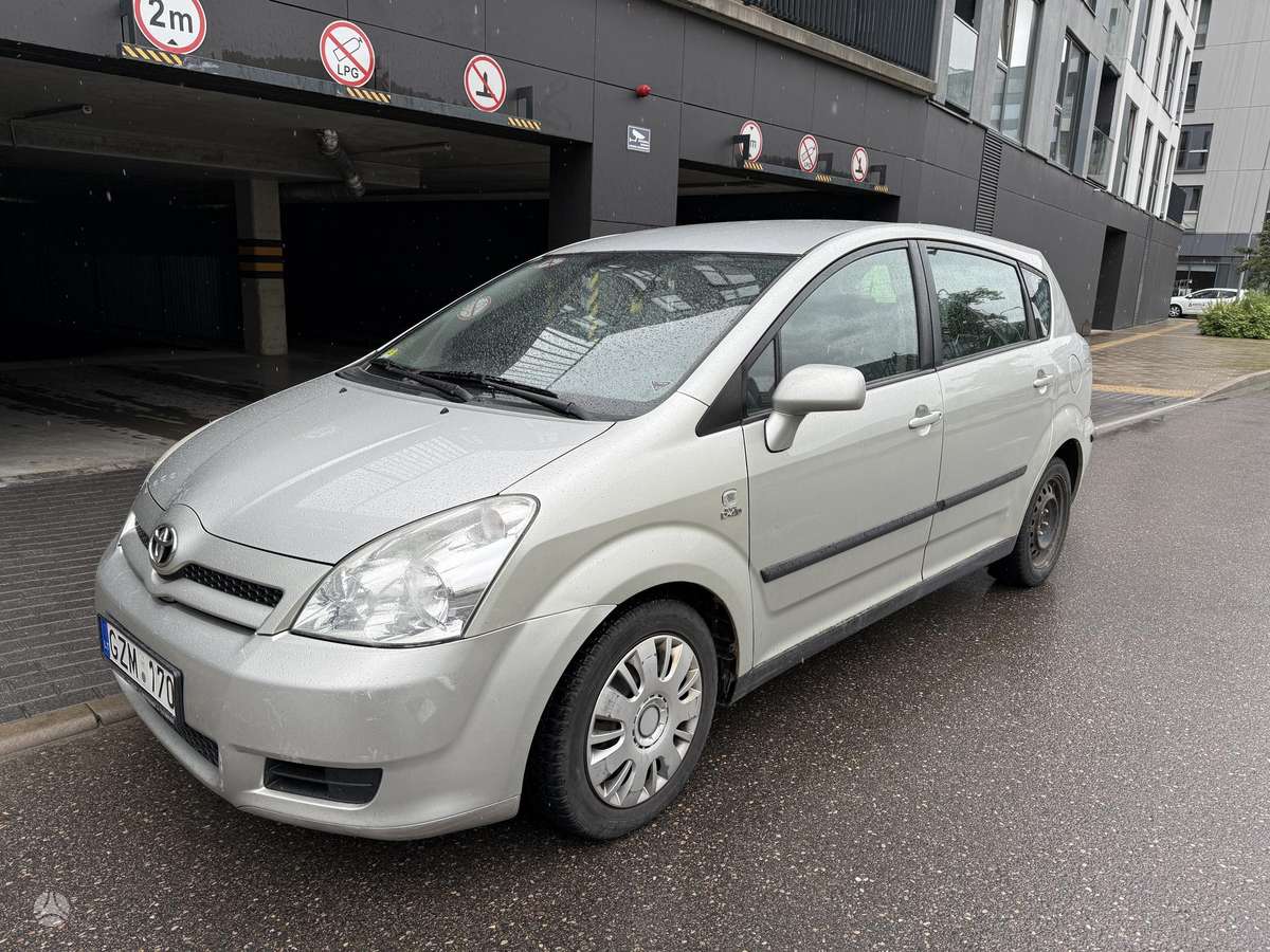 Toyota Corolla Verso - 9