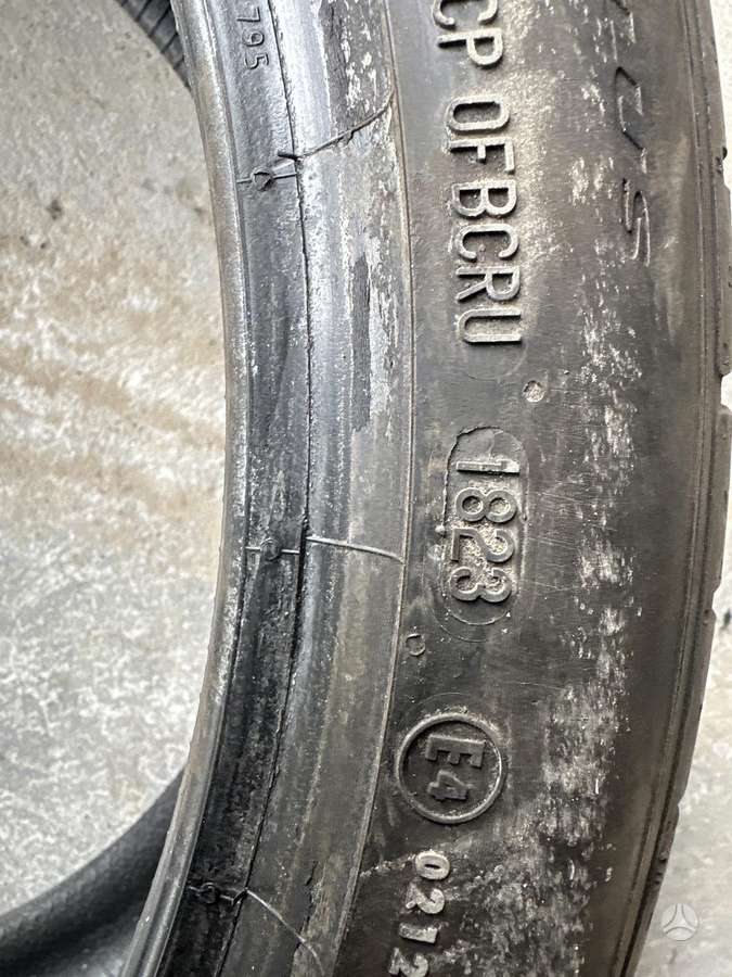 Continental, всесезонные 255/35 R20