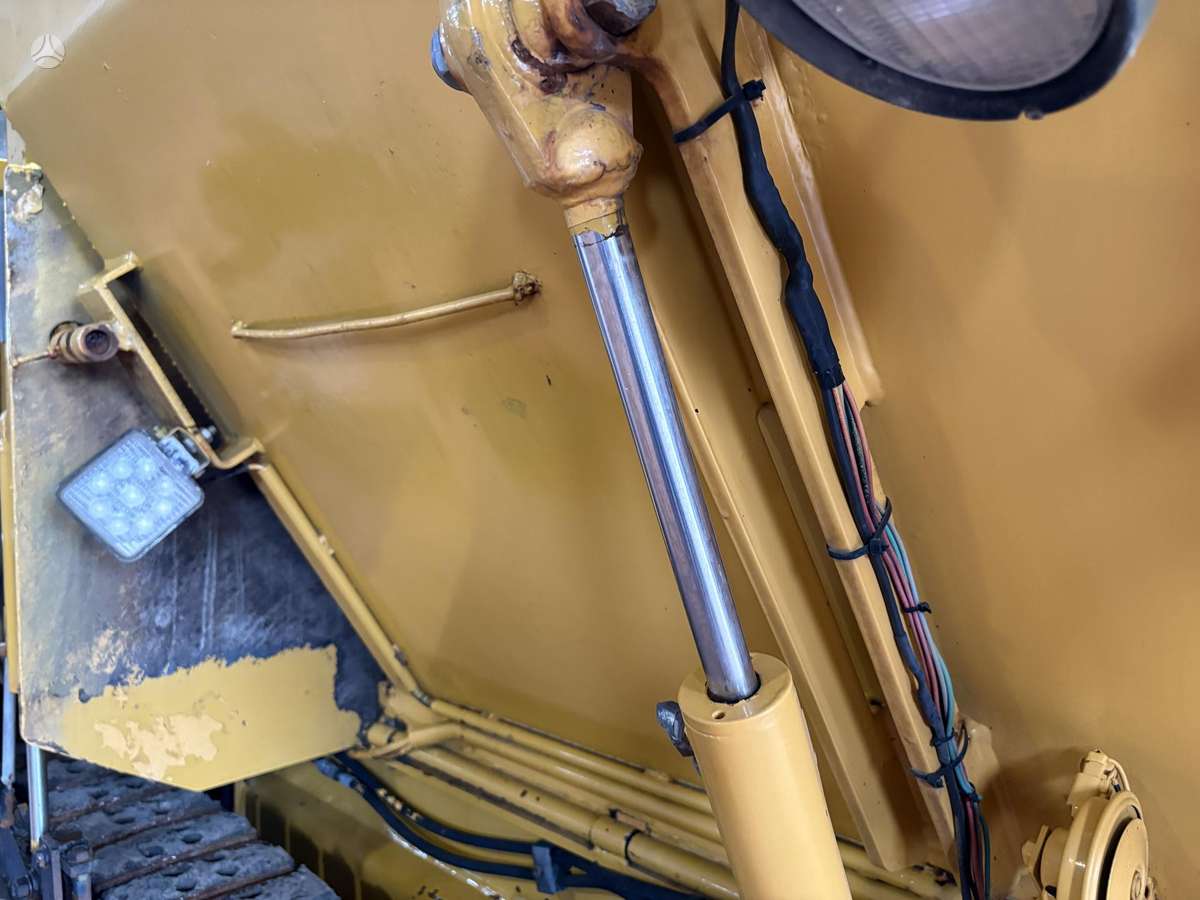Caterpillar AP255E, paving machinery