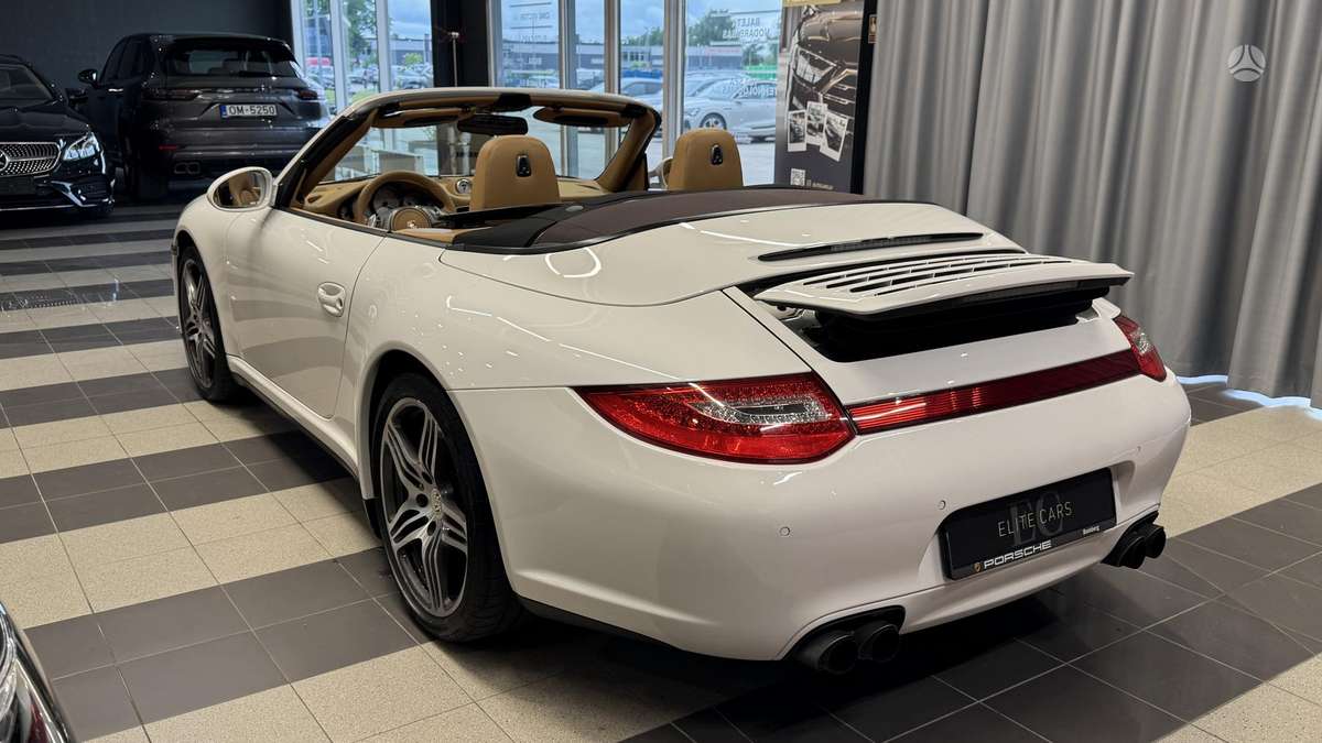 Porsche 911 - 8