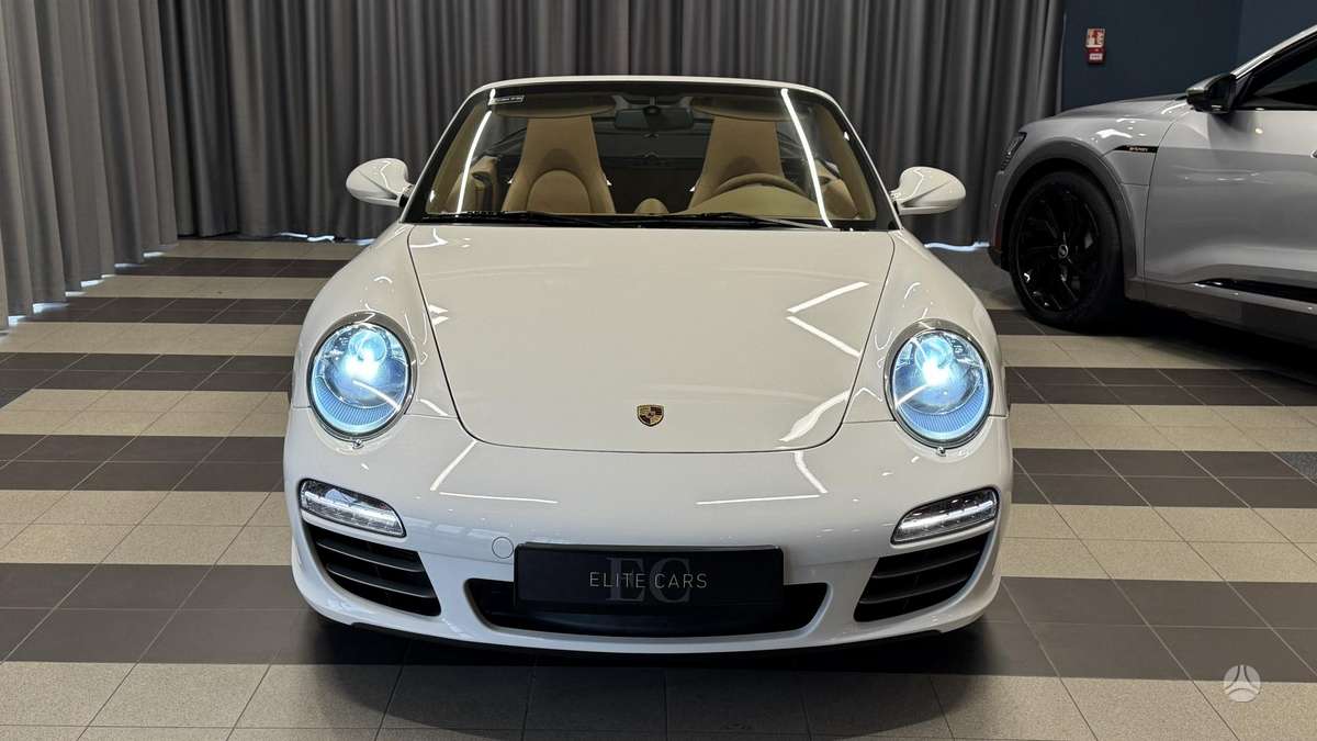 Porsche 911 - 9