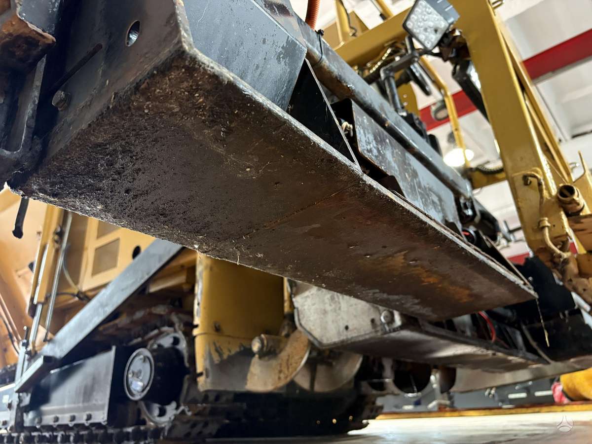 Caterpillar AP255E, paving machinery