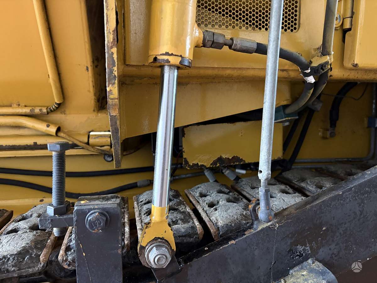 Caterpillar AP255E, paving machinery