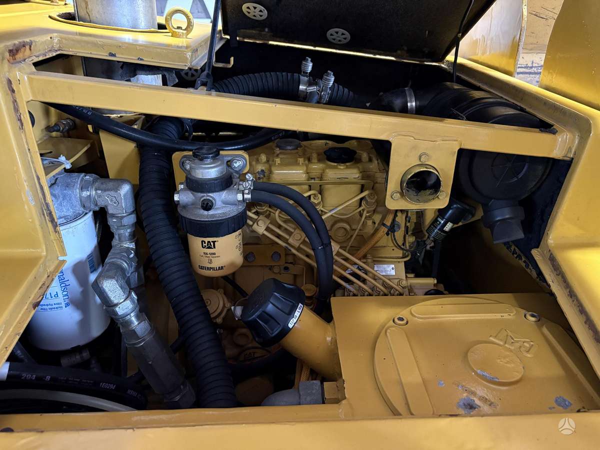 Caterpillar AP255E, paving machinery