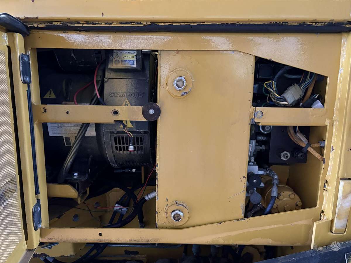 Caterpillar AP255E, paving machinery