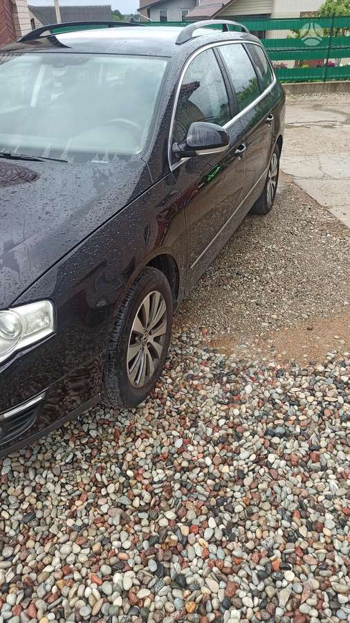 Volkswagen Passat - 1