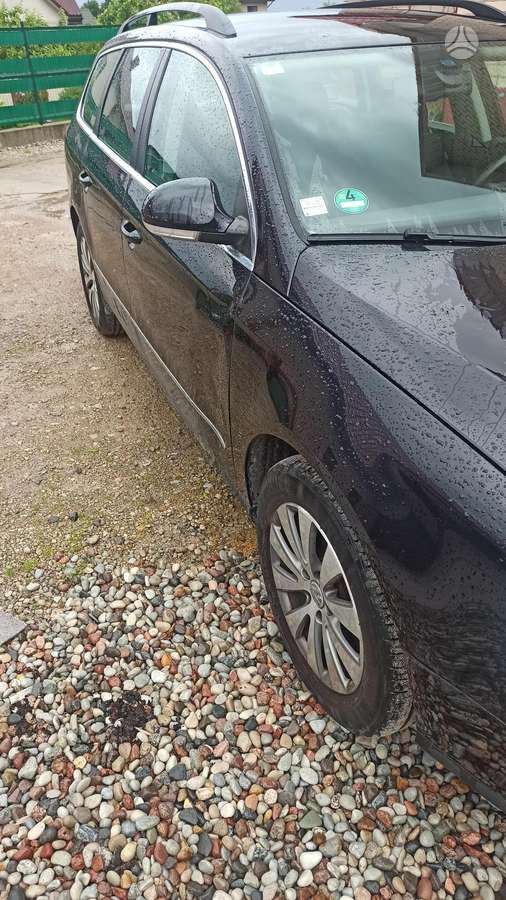 Volkswagen Passat - 4