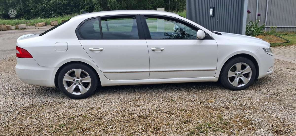 Skoda Superb, 1.6 l., Седан