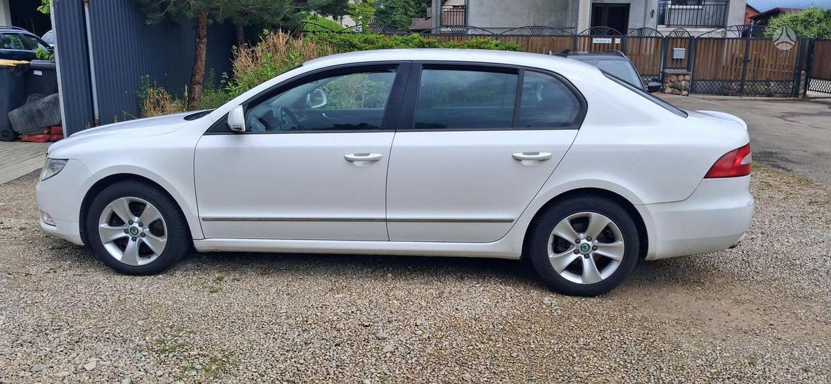 Skoda Superb, 1.6 l., Седан