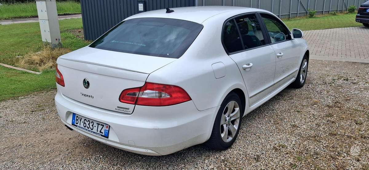 Skoda Superb, 1.6 l., Седан