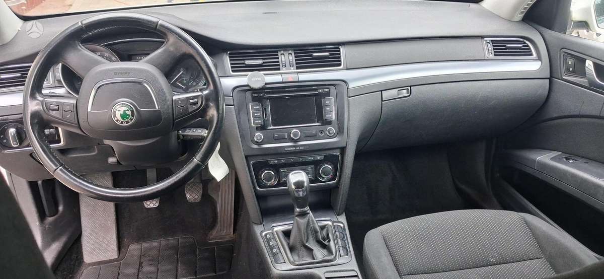 Skoda Superb, 1.6 l., Седан