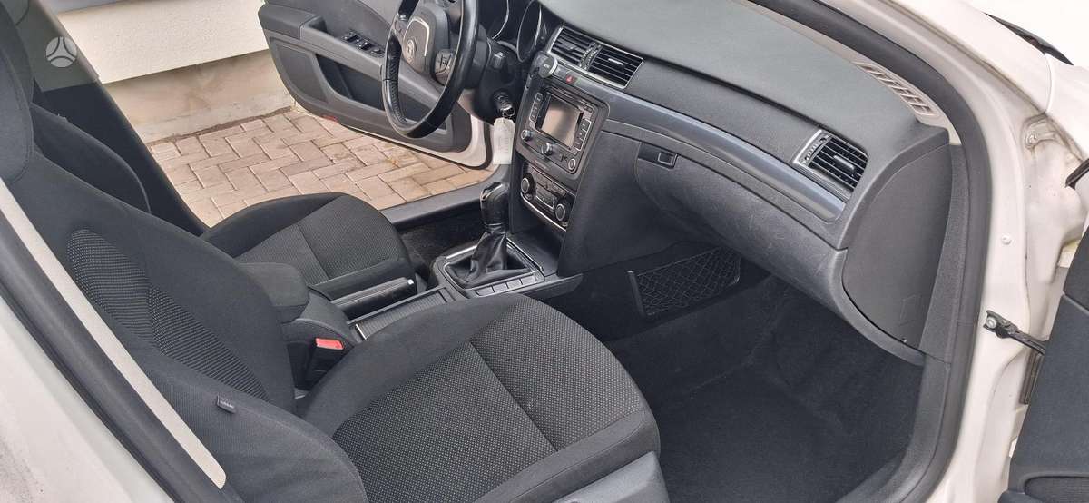 Skoda Superb, 1.6 l., Седан