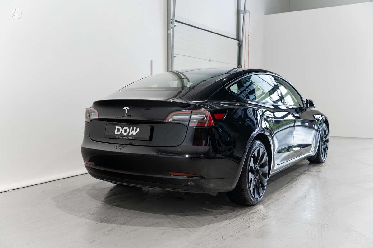 Tesla Model 3, 81 kWh, hatchback