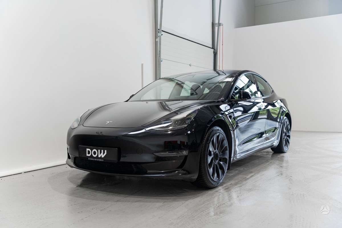 Tesla Model 3, 81 kWh, hatchback