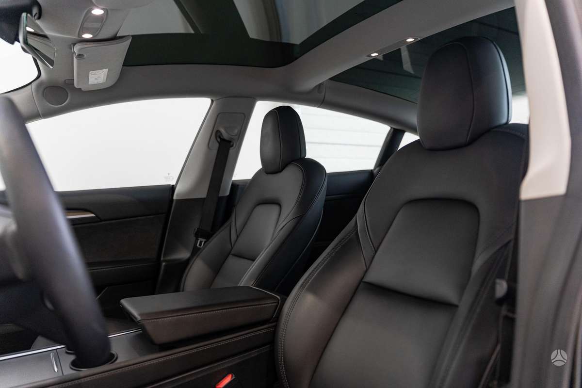 Tesla Model 3, 81 kWh, hatchback