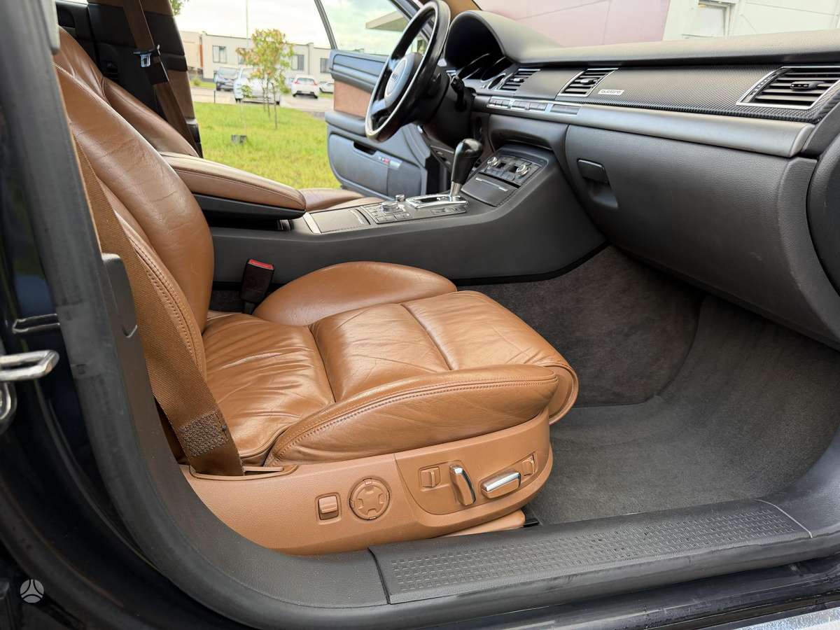 Audi A8, 3.9 l., Седан