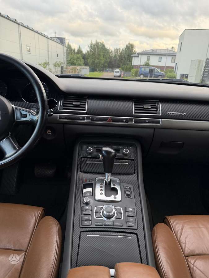 Audi A8, 3.9 l., Седан