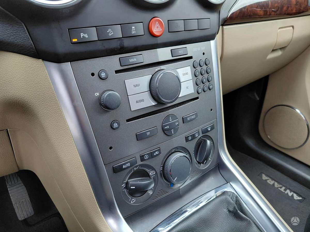 Opel Antara, 2.2 l., off-road / crossover