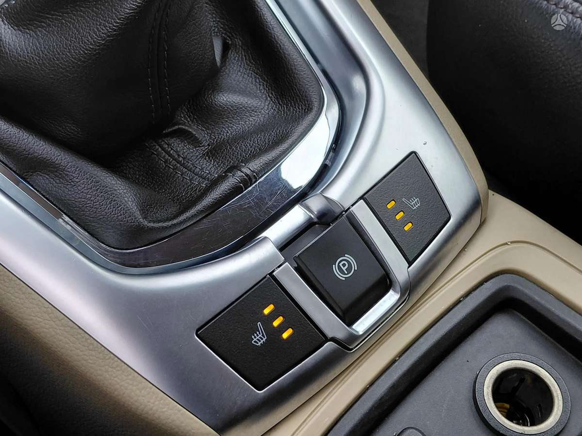 Opel Antara, 2.2 l., off-road / crossover