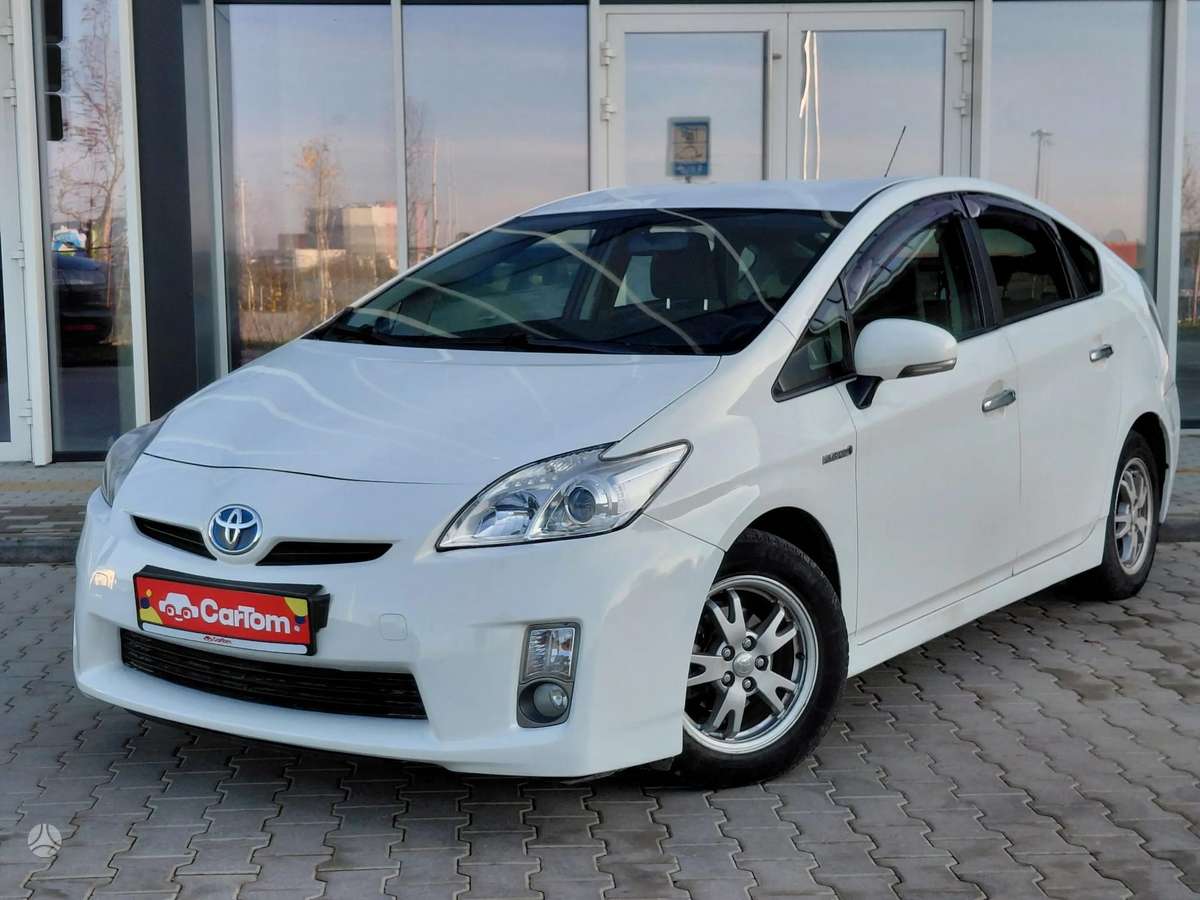 Toyota Prius - 3