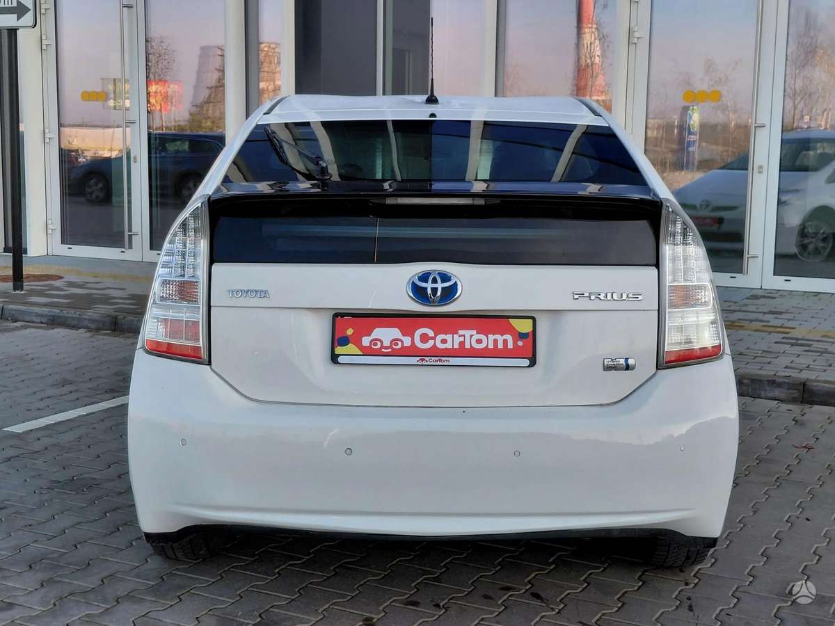 Toyota Prius - 5